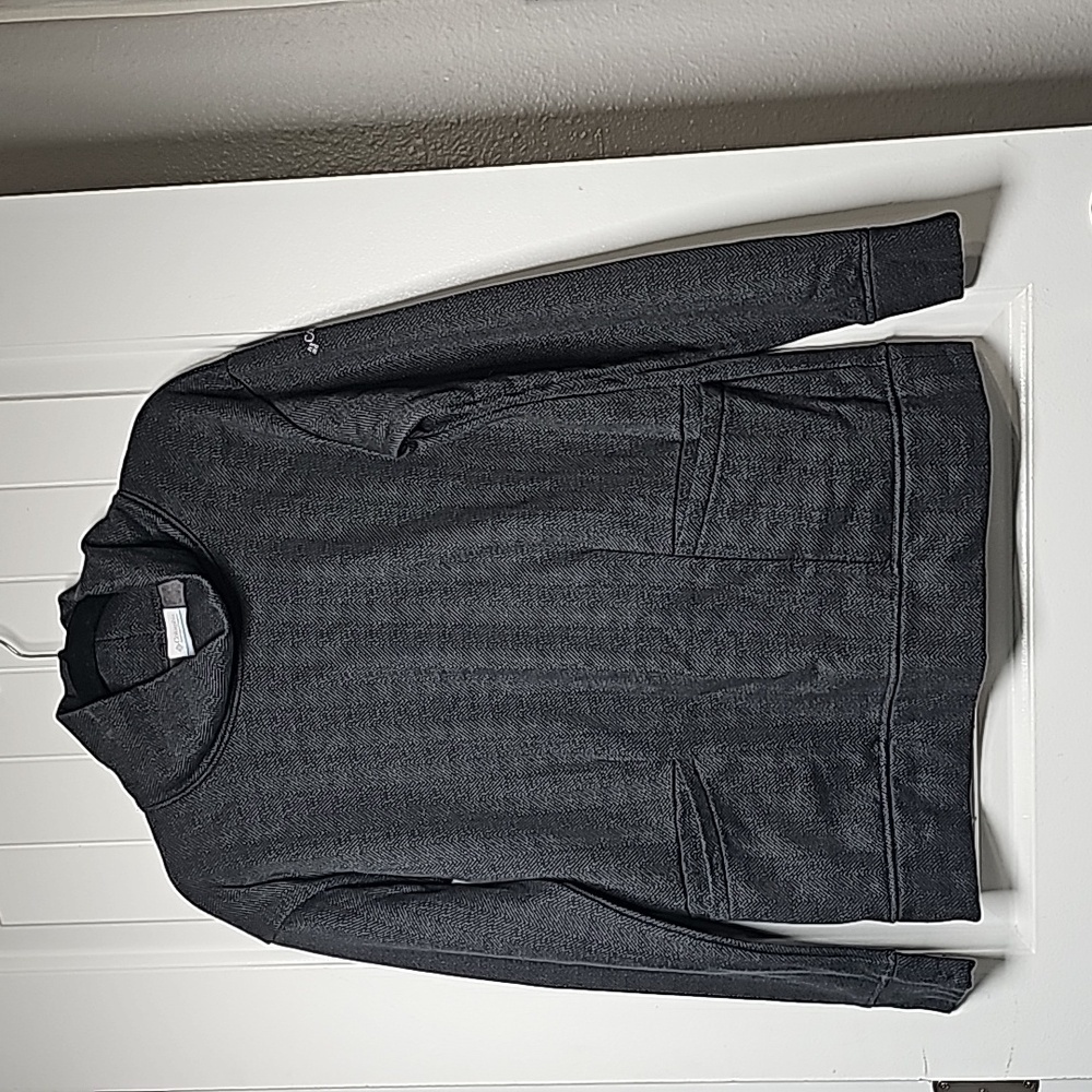 Columbia M charcoal pullover sweater- super warm and breathable!